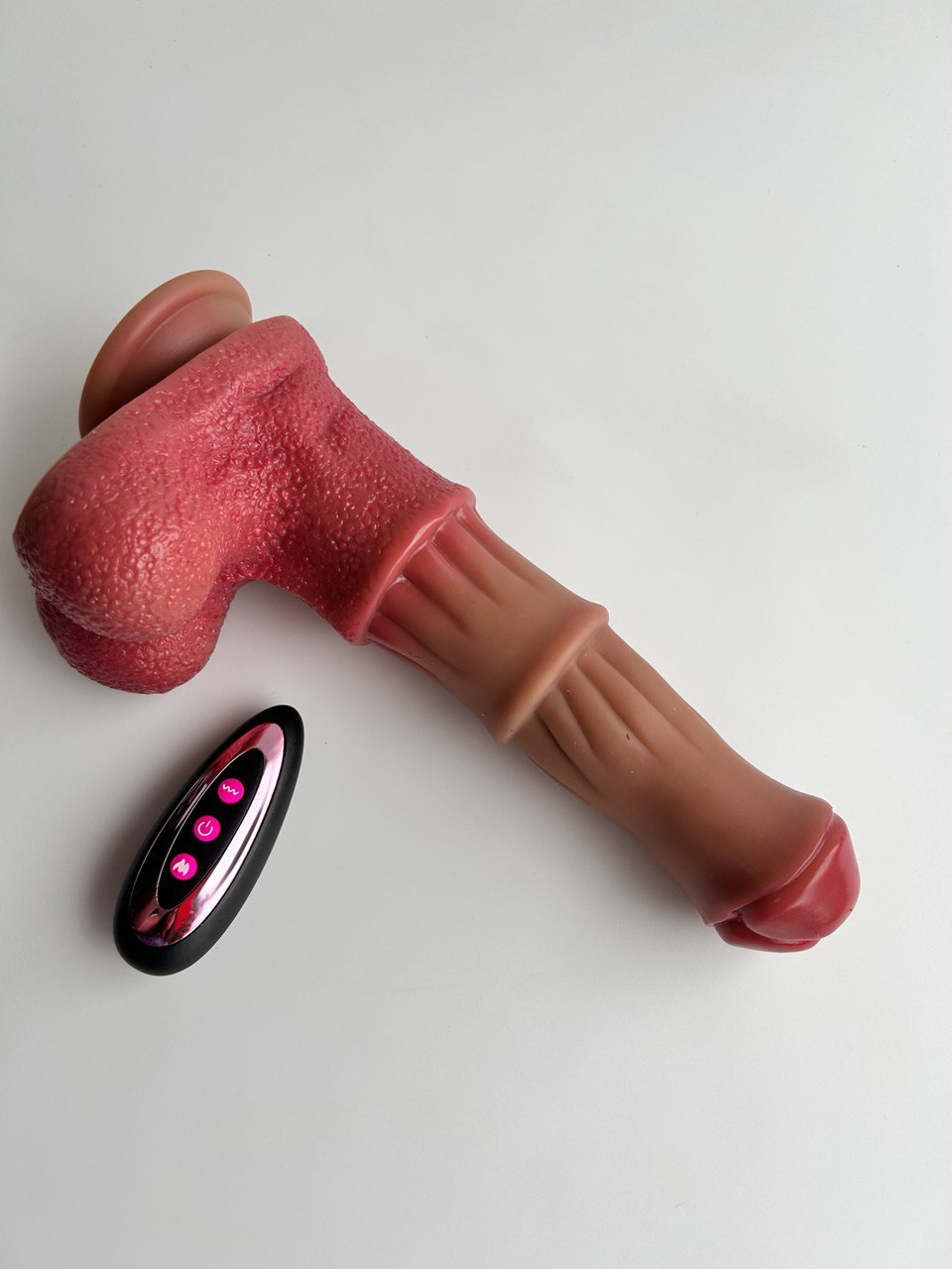 Вибратор Stud penis с возвратно-поступательными движениями