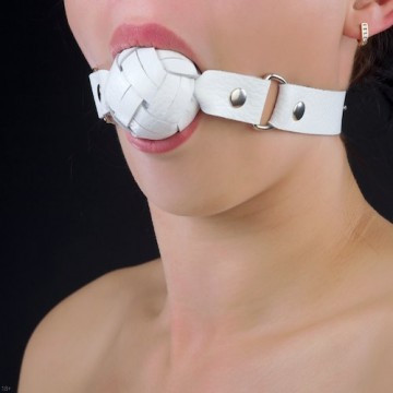 Кляп-шар плетённая кожа, белый